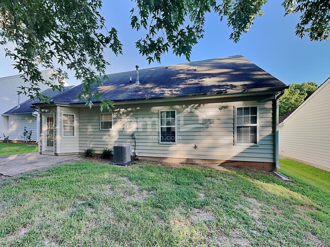 Building Photo - 6017 Spanish Moss Ln