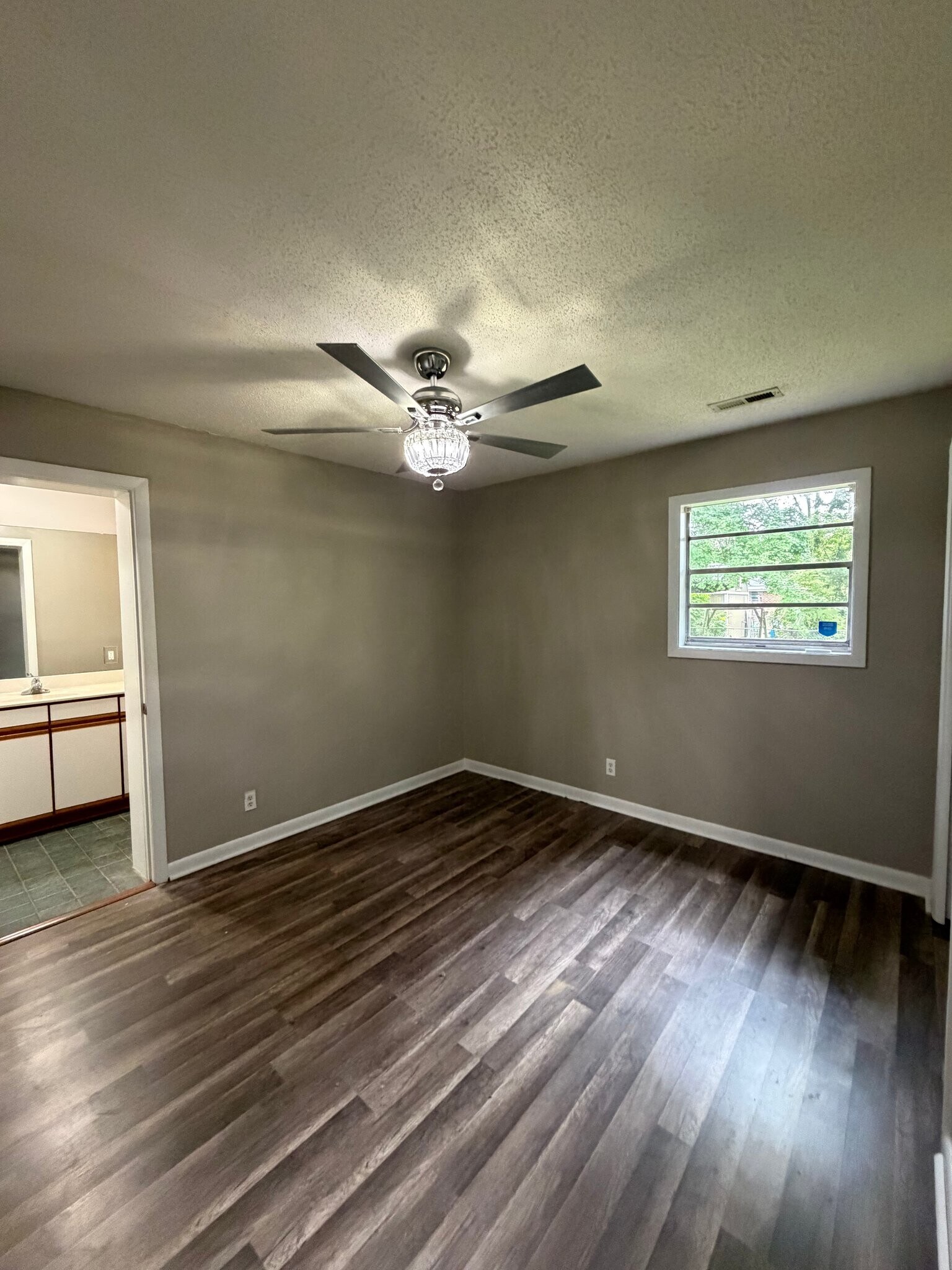 Building Photo - 107 Hartley Dr