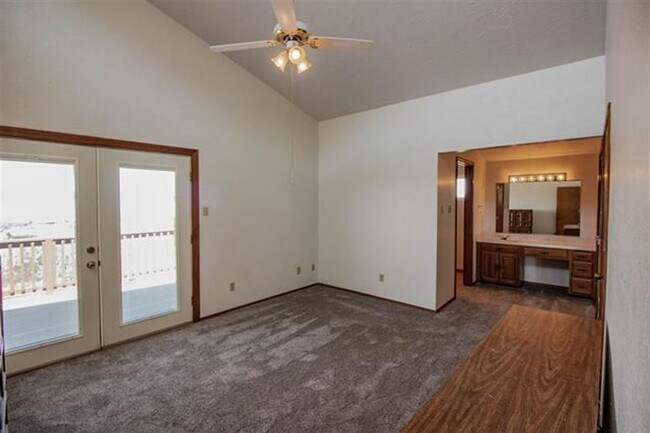 Building Photo - Home With All The Right Views!