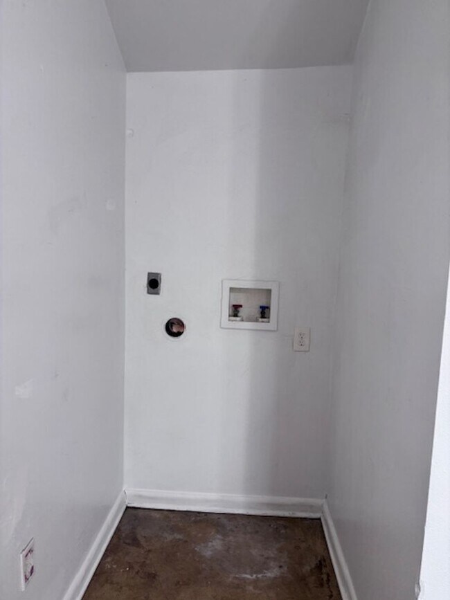 Building Photo - 2707 W Craig