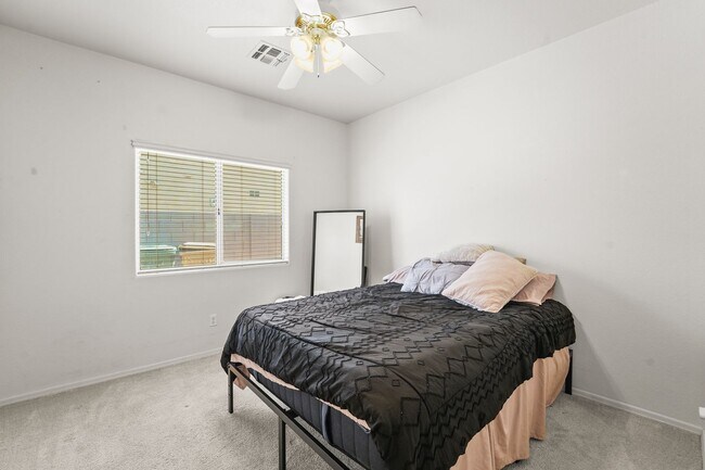 Building Photo - Your Goodyear Retreat Awaits – Updated 4BR...