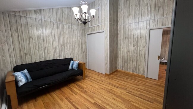 Building Photo - 15 Norfolk Ct