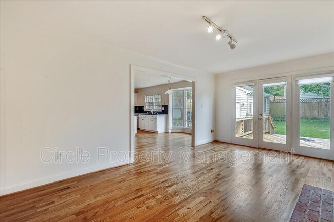 Building Photo - 1805 N Adams St