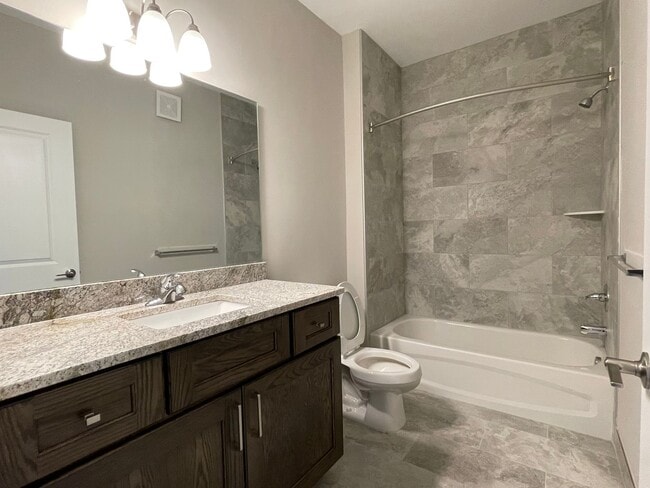 Building Photo - Shelby Township-Newer 2-bedroom, 2-bath condo with Balcony & Garage