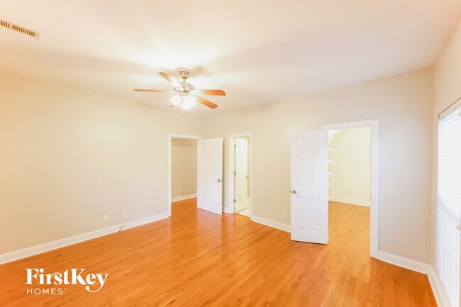 Building Photo - 125 Charleston Way