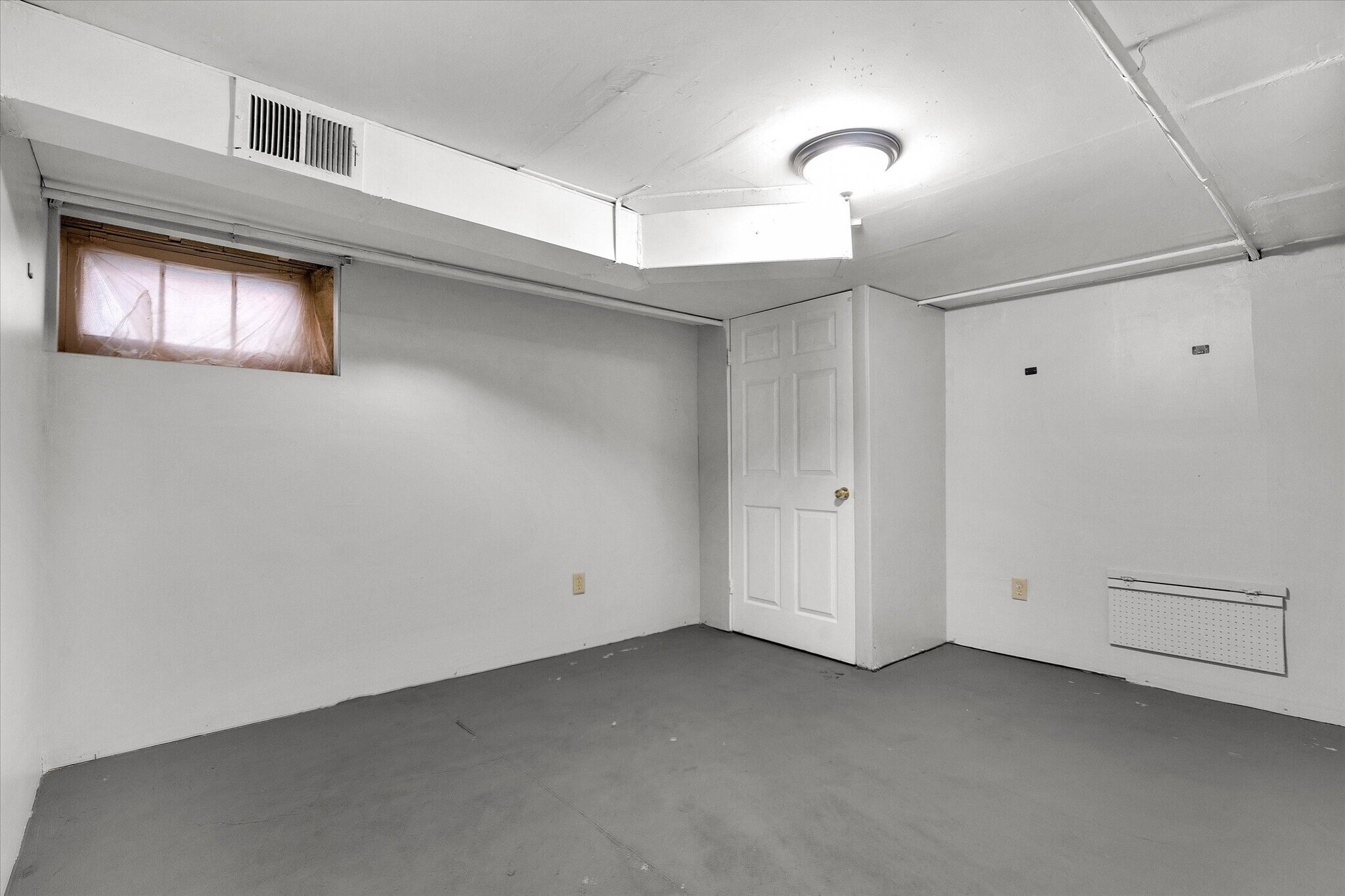 Building Photo - 10063 Diamond Dr