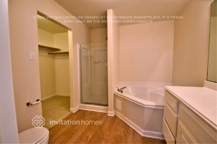 Building Photo - 4043 Pedernales River Ln