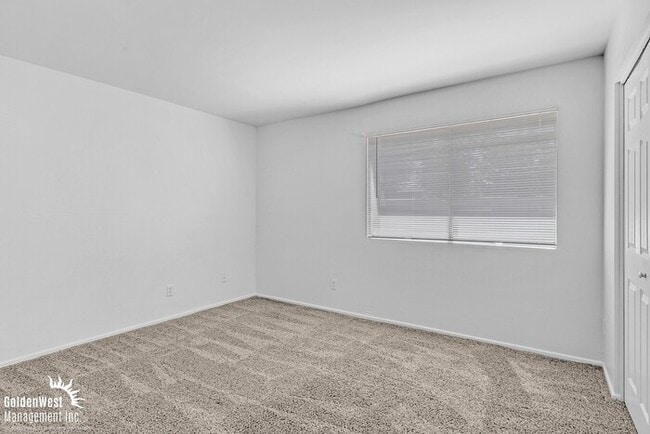 Building Photo - Beautiful 2Bdm 1Ba Apartment with Private ...