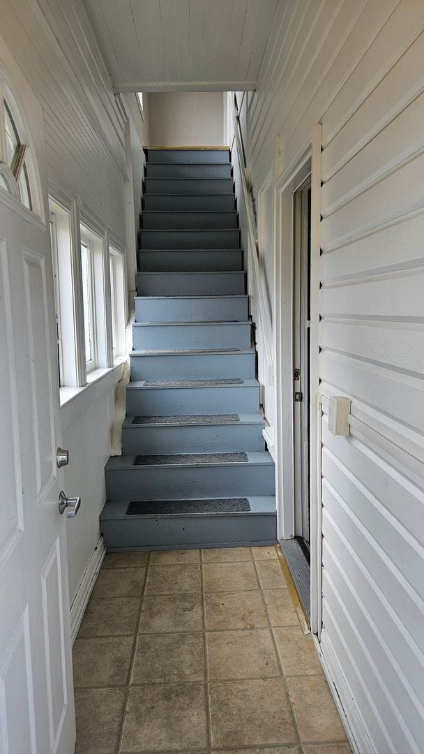 Building Photo - Super cute Duplex in Heart of Tacoma (Lower Unit)