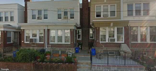 Building Photo - 258 Rosemar St