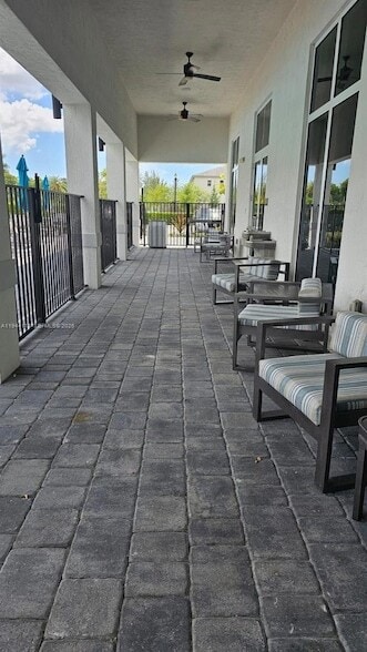 Building Photo - 1146 SE 26th Ter