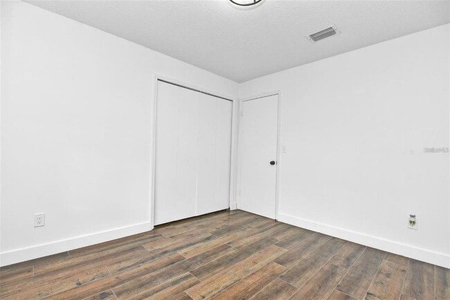 Building Photo - 112 Hillcrest Dr