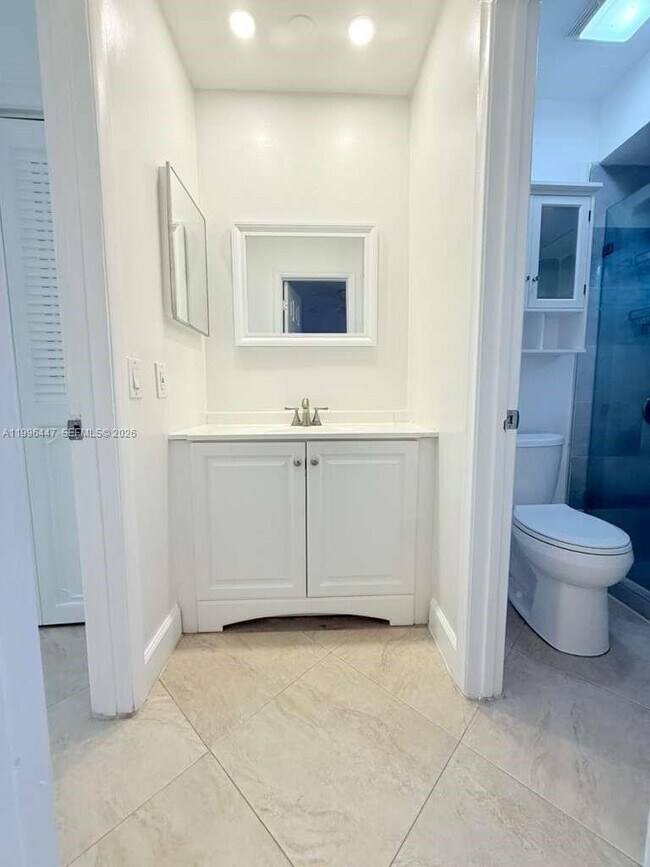 Building Photo - 325 NE 131st St