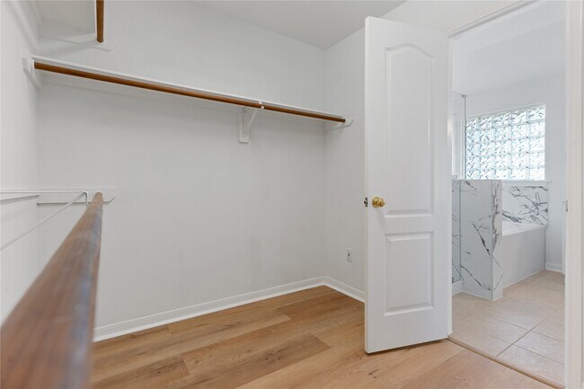 Building Photo - 17606 Forest Haven Trail