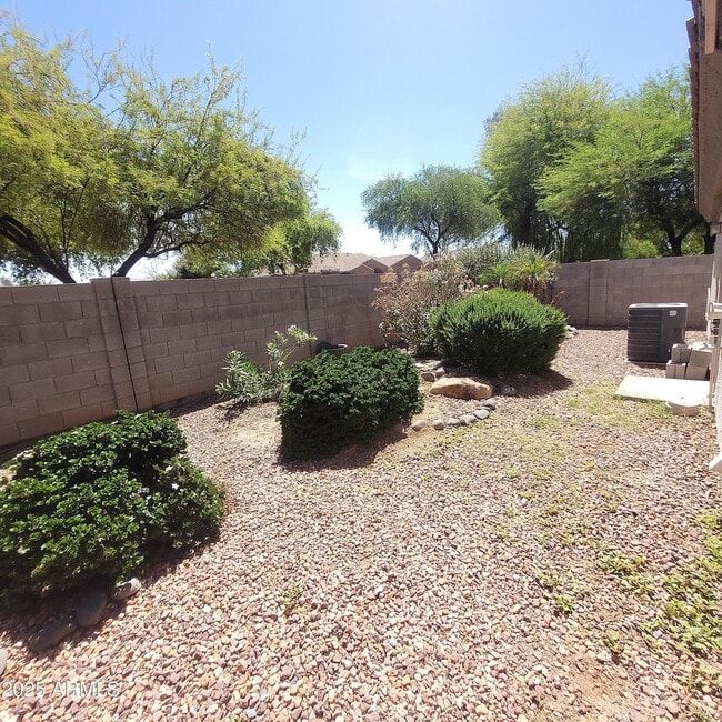 Building Photo - 8147 W Zoe Ella Way