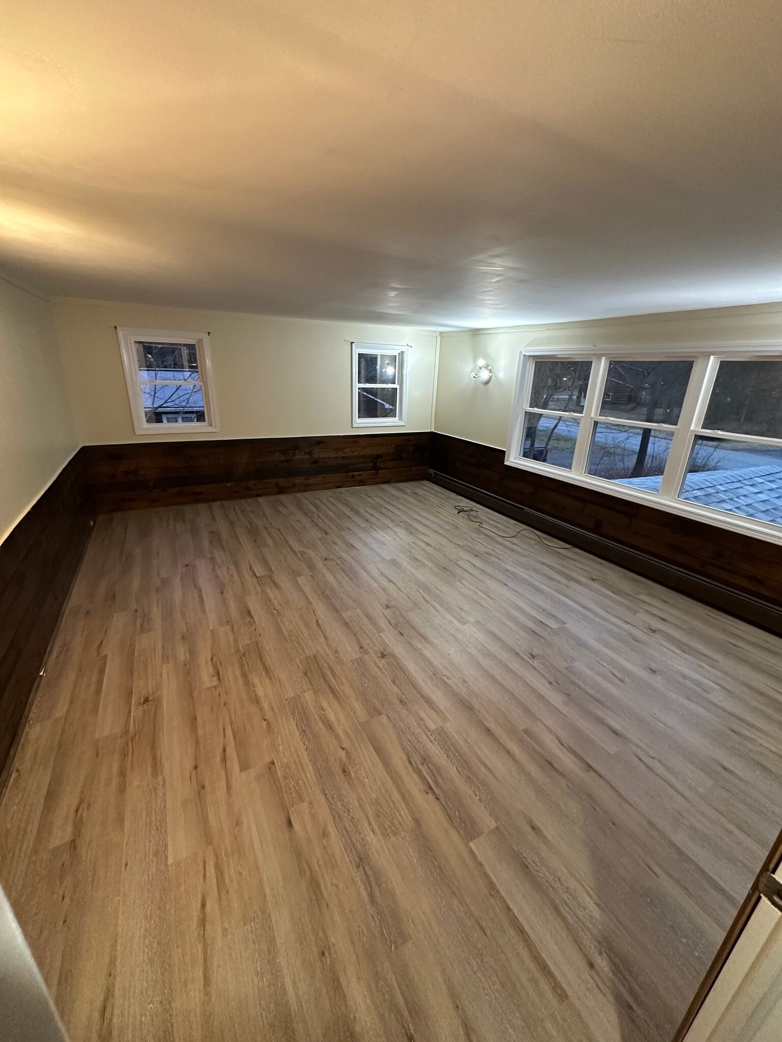 Building Photo - 6 Oakwood Ln