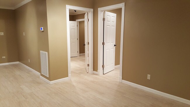 Building Photo - 3108 Aster St