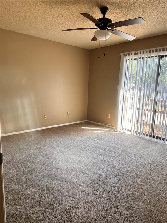 Building Photo - 2566 E Sweetbriar Dr