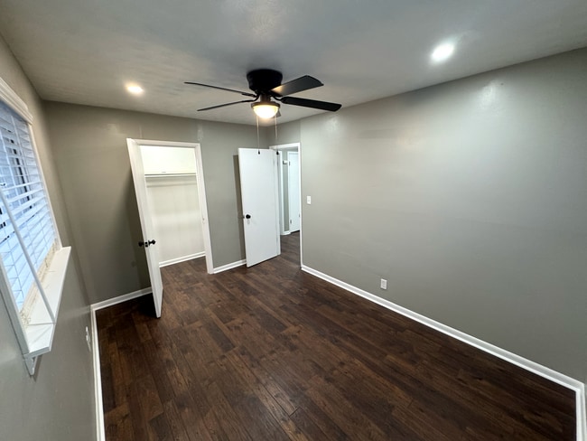 Building Photo - 908 S Crutcher Ave