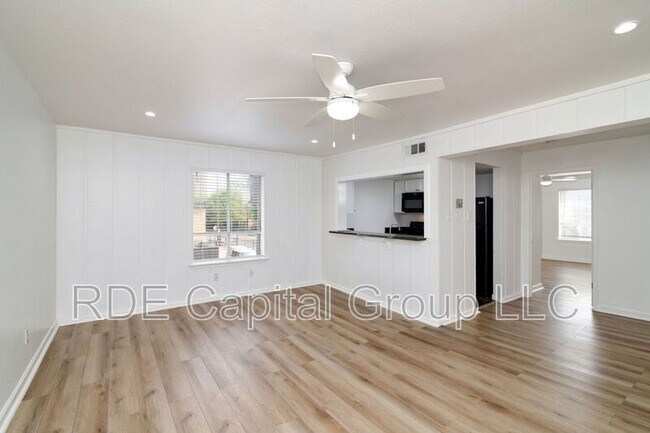 Building Photo - 2816 Throckmorton St