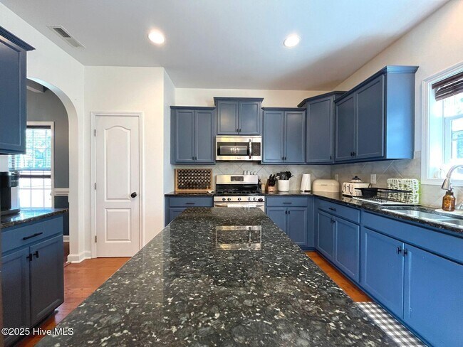 Building Photo - 1105 Whitney Dr