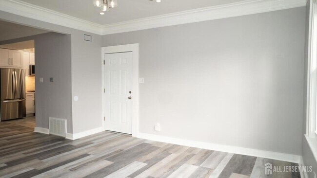 Building Photo - 65 Poe Ave