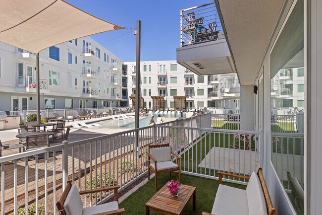 Building Photo - 5820 1/2 Cameron Road-SI FL1-ID1364166P