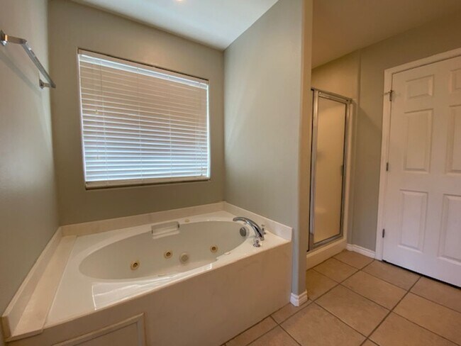 Building Photo - DON'T MISS THIS INCREDIBLE SOUTHSIDE LEASI...