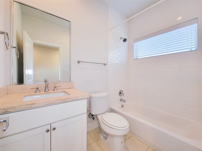 Building Photo - 12 Hermann Park Ct