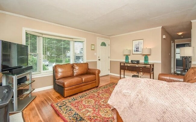 Building Photo - 19 Beatty St