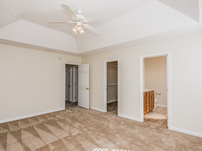 Building Photo - 216 Overlook Dr