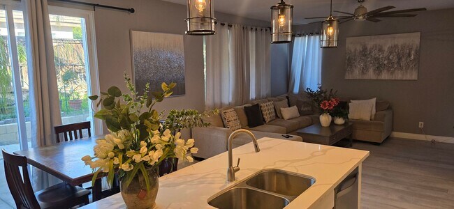 Building Photo - Beautiful Corner Home for Rent Sunnymead Ranch Location 3Bd/2.5Ba and BOUNS ROOM