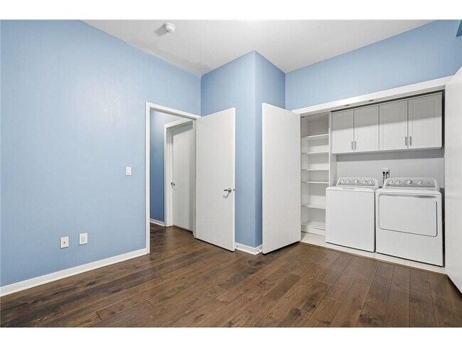 Building Photo - 401 N 2nd St