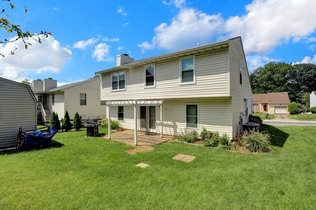 Building Photo - Charming Home with Modern Upgrades and Out...