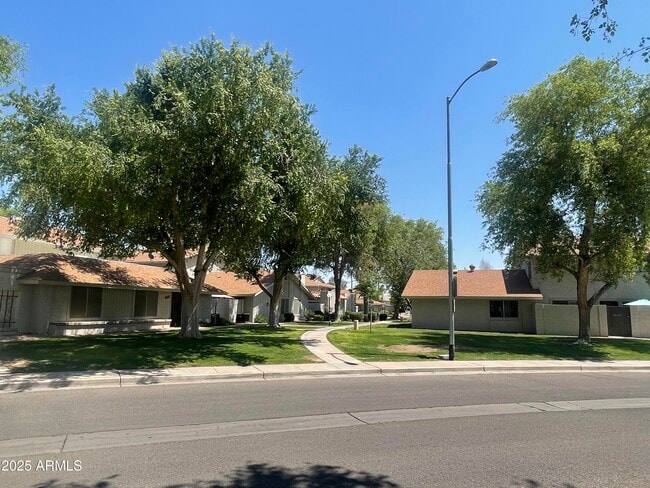 Building Photo - 1023 N Granite Reef Rd