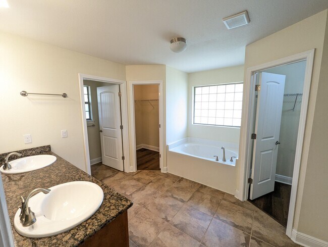 Building Photo - 2476 Abaco Dr