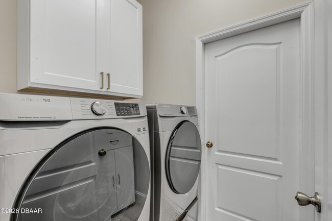 Building Photo - 646 S Pine St