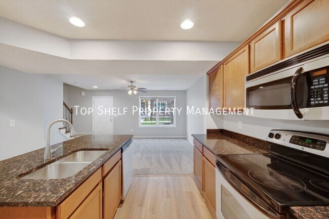 Building Photo - 9125 Greenspire Dr