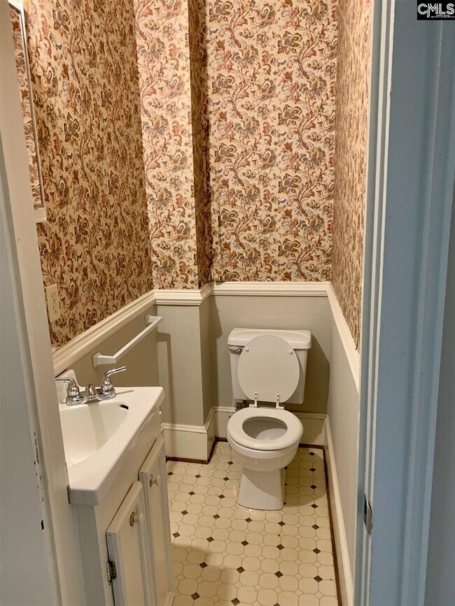 Building Photo - 302 S Edisto Ave