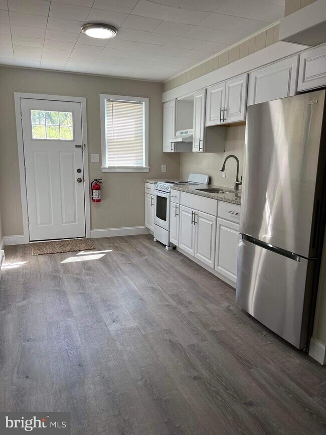 Building Photo - 7111 Battle Ln