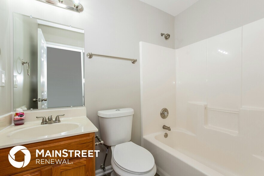 Building Photo - 8008 Leisure Ln