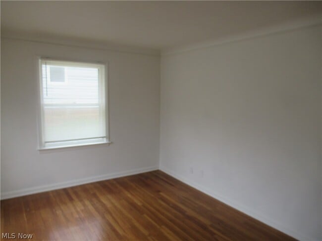 Building Photo - 86 Cowles Ave