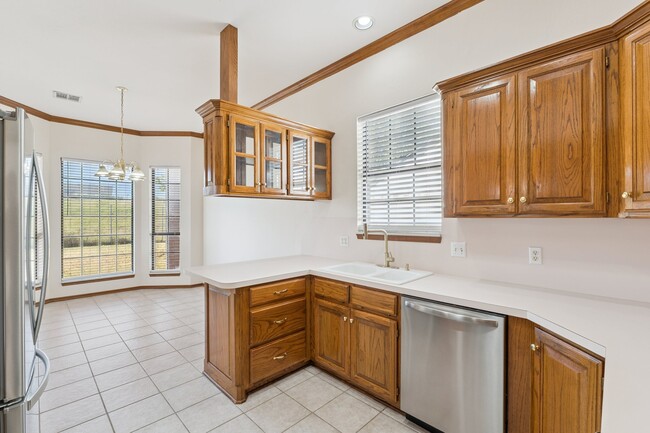 Building Photo - 11129 Springhollow Ct