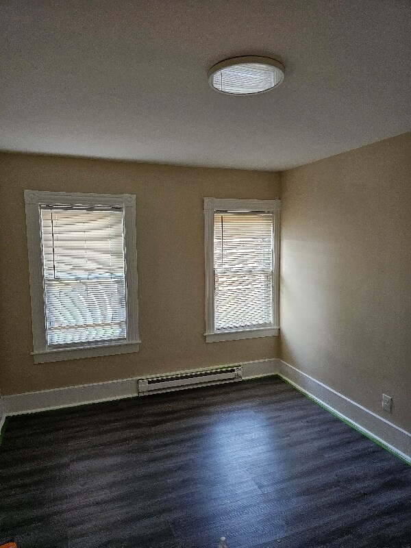 Building Photo - 95 Maple St