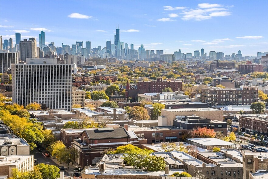 Building Photo - 3930 N Pine Grove Ave