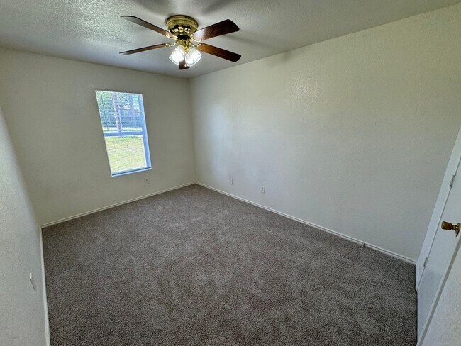 Building Photo - 4-Bedroom House for Rent in Killeen
