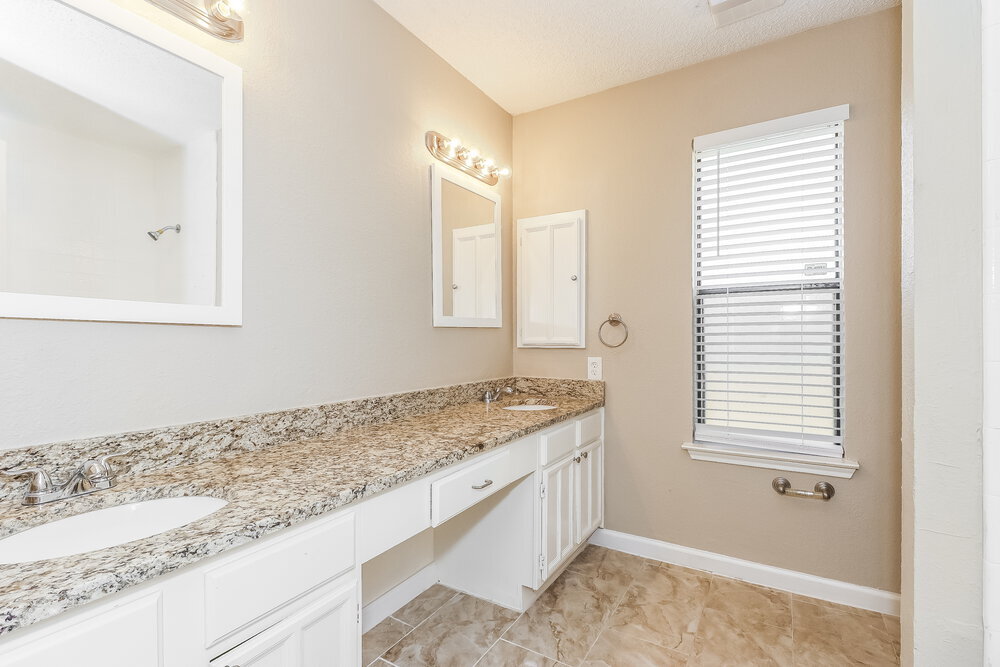 Building Photo - 4213 Claremont Dr