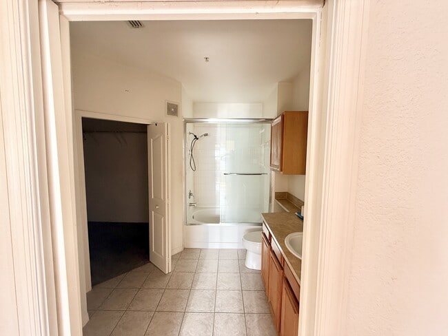 Building Photo - 6131 Metrowest Blvd