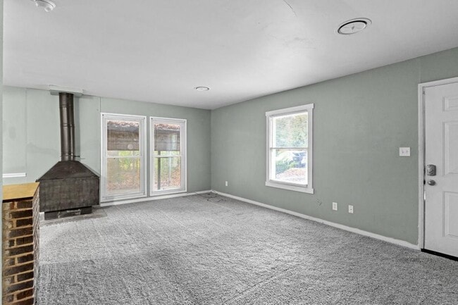 Building Photo - 2226 Raleigh Dr