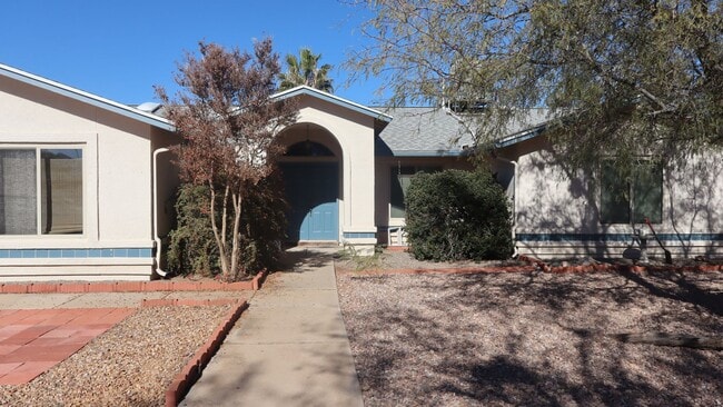 Building Photo - In ground Pool